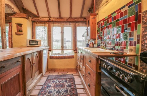 Gloucester House | Jackdaw's Roost: A Cozy Retreat