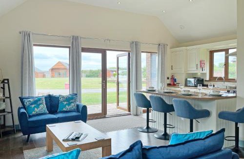Fitling House | Jasmine Lodge