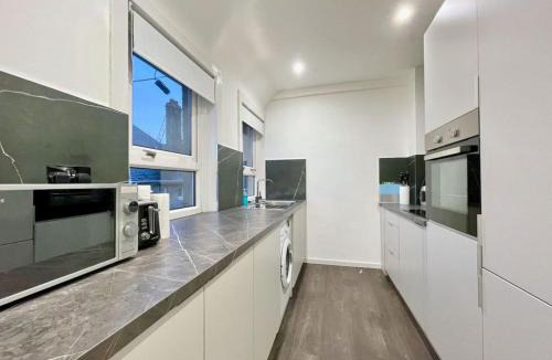 Renfrew Apartment | Jess View