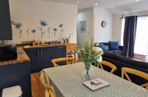 Wedmore House | John's Cottage