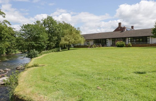 Eamont Bridge Cottage | JUBILEE FIRST-FLOOR DOUBLE BEDROOM in Penrith
