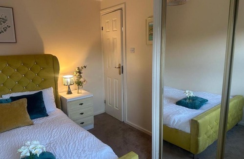 Bedworth House | Juniper - A Spacious Four-Bedroom Retreat