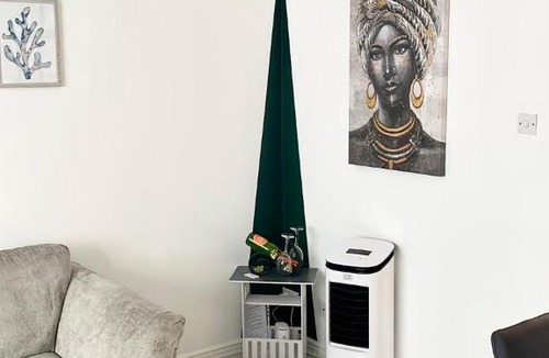 Chadwell Apartment | Juniper Apartment - 2 Bedroom