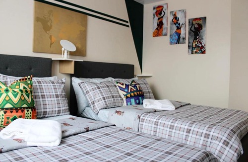 Chadwell Apartment | Juniper Apartment - 2 Bedroom