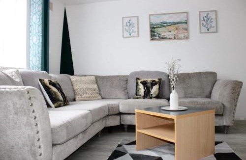 Chadwell Apartment | Juniper Apartment - 2 Bedroom