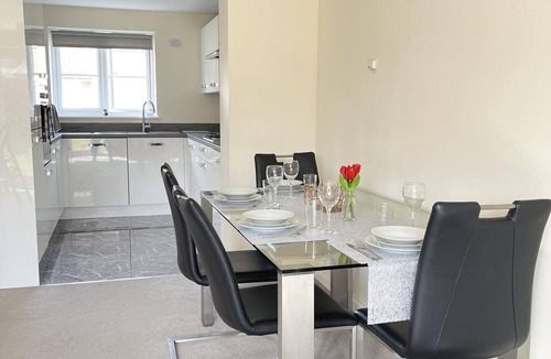 Cringleford House | Karuna House