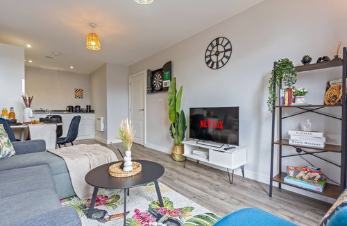 Bordesley Apartment | King Bed | 2bath | Parking | Netflix | City Centre