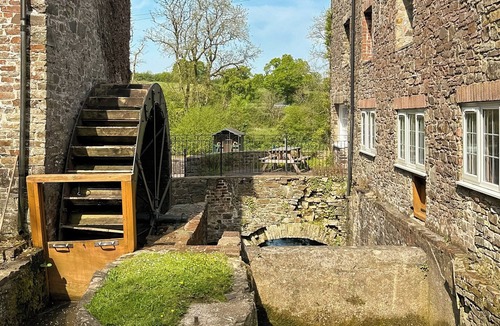 Torrington Cottage | Kingfisher Cottage - HSM