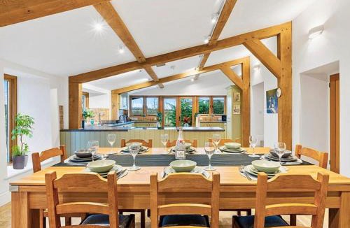 Shepton Mallet House | Knoll View Ranch