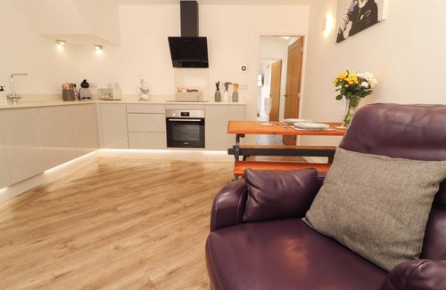 Carnforth Cottage | Lakes View Apartment 1