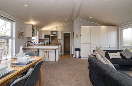 Tewitfield Cabin | Lakeside 20, Silverdale