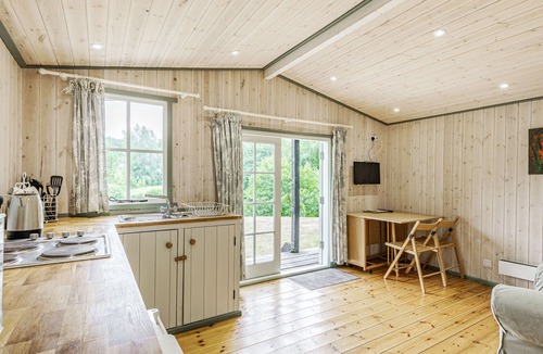 Honiton Cottage | Lakeside Cabin