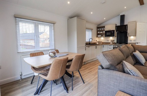 Knott End-on-Sea Cottage | Lakeside Lodge