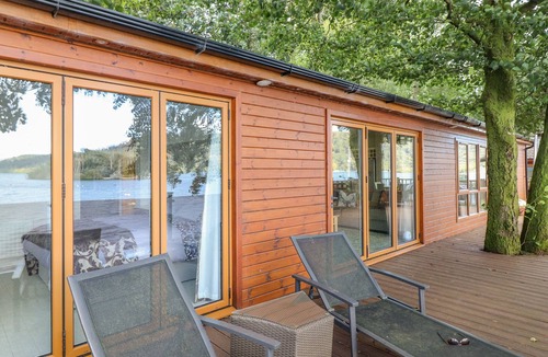 Bowness-on-Windermere Cottage | Lakeside Lodge