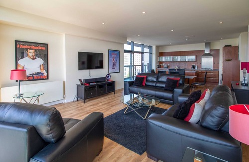 Glasgow Westend Apartment | Lancefield Quay - SECC & Hydro Arena, parking available