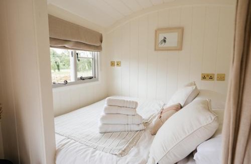 Cholderton Apartment | Lapwing Hut