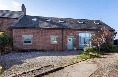 Knott End-on-Sea House | Large converted barn in peaceful, rural location