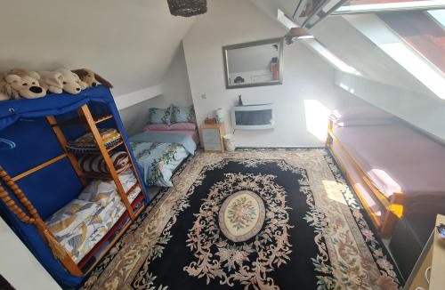 Biddulph House | Large private room in Biddulph-Stoke On Trent