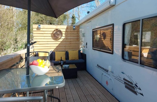 Cirencester Ski Chalet | Large Static Motorhome-Stunning Countryside Views