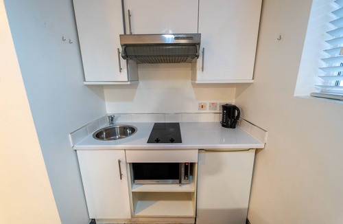Selly Oak Apartment | Large studio close to UOB