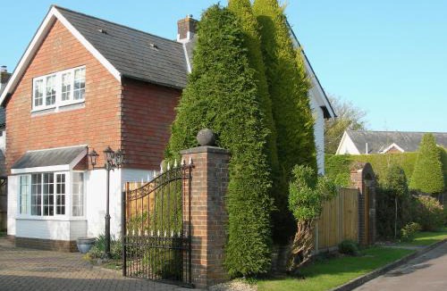 Sway House | Laurel Cottage