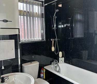 Middlesbrough Hotel | Le Crescent Rooms, Room Stays