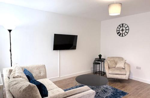 Leigh Apartment | Leigh Haven- 3BR Home Sleeps 5 Near Sports Village