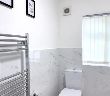 Leigh Apartment | Leigh Haven- 3BR Home Sleeps 5 Near Sports Village
