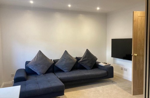 Ayr Apartment | LeonAyr