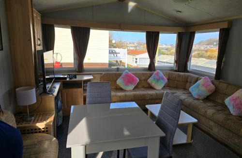 Penparcau Apartment | Light and Airy 2 Bedroom Mobile Home