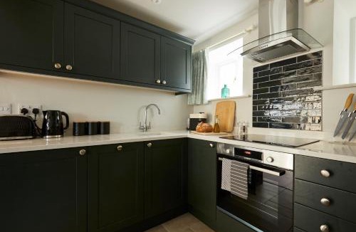 Bibury House | Lily Cottage