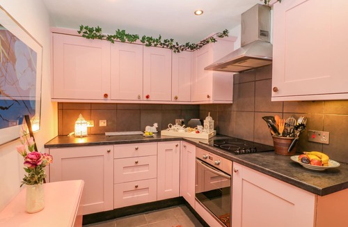 Okehampton Cottage | LILY PAD, romantic, character holiday cottage in Okehampton