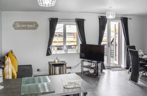 Wroxham House | Lily's Cottage