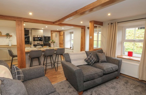 Winton House | LIME TREE COTTAGE, pet friendly, with open fire in Kirkby Stephen