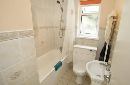 Mumbles House | Limeslade Drive - Two Bedroom House, Sleeps 4