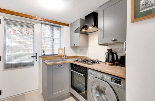 Clay Cross House | Little Hillside - One Bedroom House, Sleeps 2