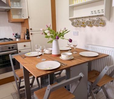 Reydon House | Little Lemon
