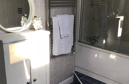 Walcote Bed & Breakfast | Little Lodge
