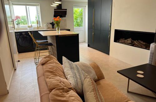 East Grinstead Villa | Little Rozel