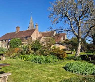 Heathfield Apartment | 'Little Star' accommodation