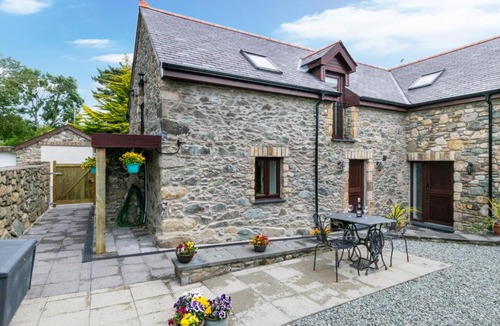 Bodorgan House | Llofft Marian