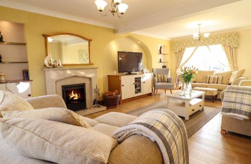 Talybont House | Llwyn Derw