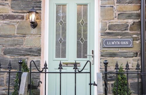 Dolwyddelan House | Llwyn Onn