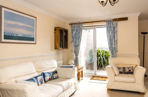 Eastbourne Apartment | Lock & Quay - waterfront oasis