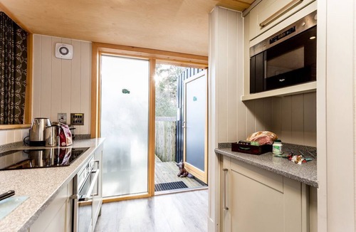 Corfe Castle Cabin | Lodge 16, Corfe Castle