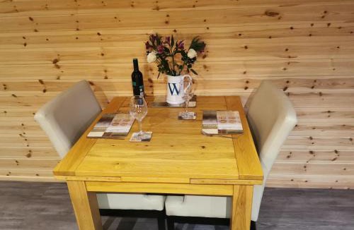 Llanelli House | Lodge 2
