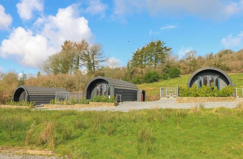 Llanelli Cottage | LODGE 2, pet friendly, country holiday cottage in Pontyates