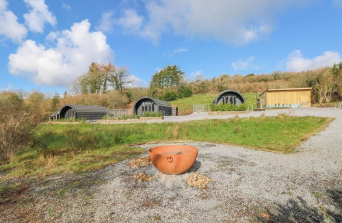 Llanelli Cottage | LODGE 2, pet friendly, country holiday cottage in Pontyates