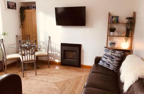 Stornoway Apartment | Logan Home