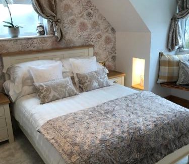 Pentraeth Bed & Breakfast | Lon y Traeth Bed & Breakfast